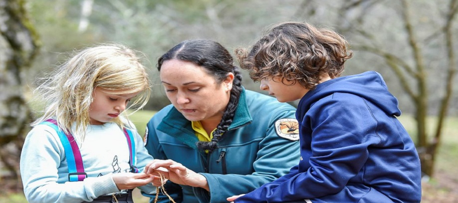 Aboriginal Weaving - Women and Girls