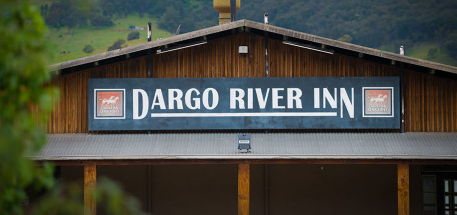 Micka Harrington @ Dargo River Inn